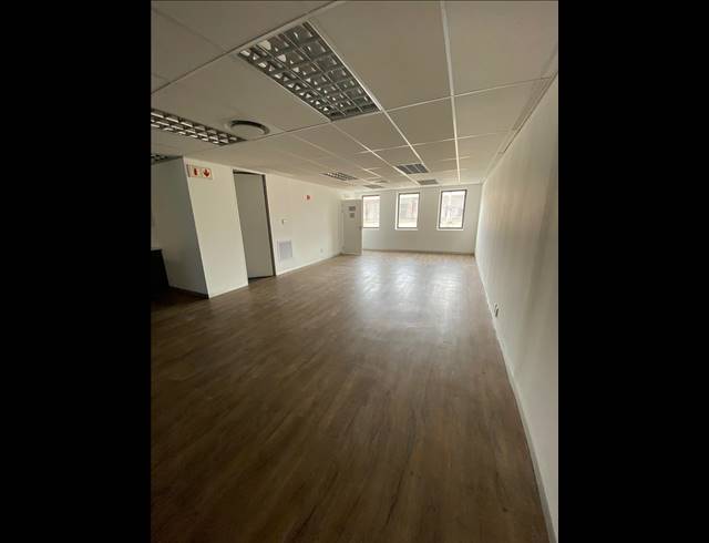 1,128M² OFFICE TO LET IN WOODSTOCK